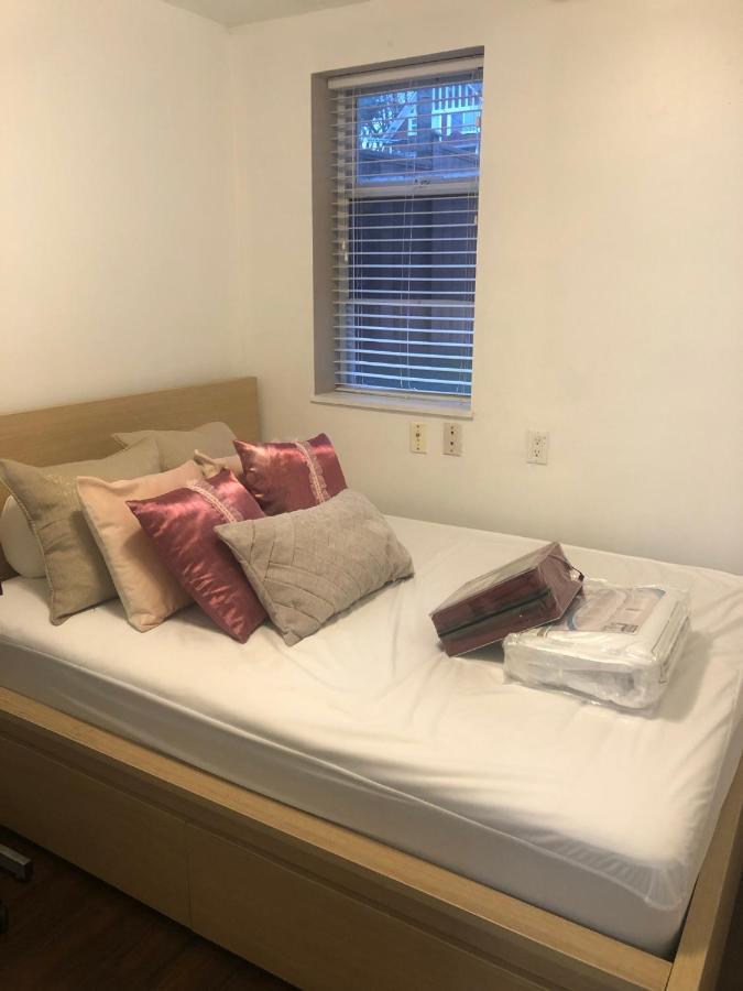 Quiet-Comfy 3 Bedroom Home On A Tree Lined Street In Kits فانكوفر المظهر الخارجي الصورة