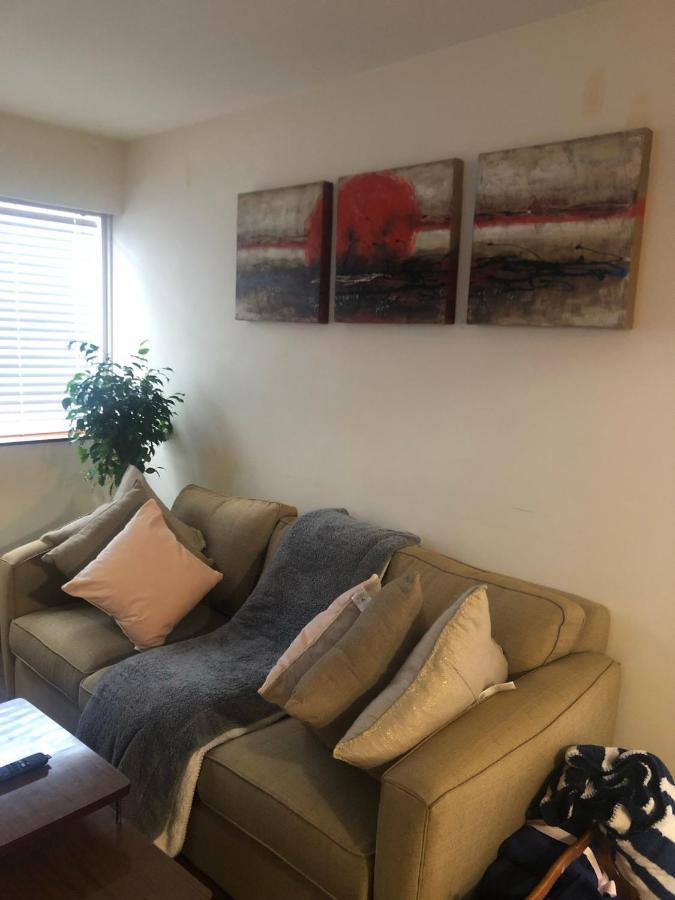 Quiet-Comfy 3 Bedroom Home On A Tree Lined Street In Kits فانكوفر المظهر الخارجي الصورة