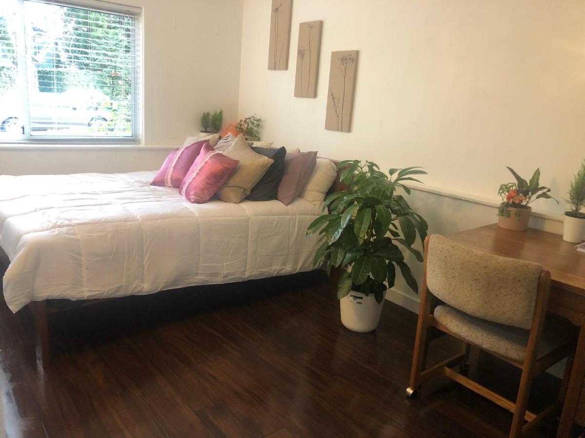 Quiet-Comfy 3 Bedroom Home On A Tree Lined Street In Kits فانكوفر المظهر الخارجي الصورة