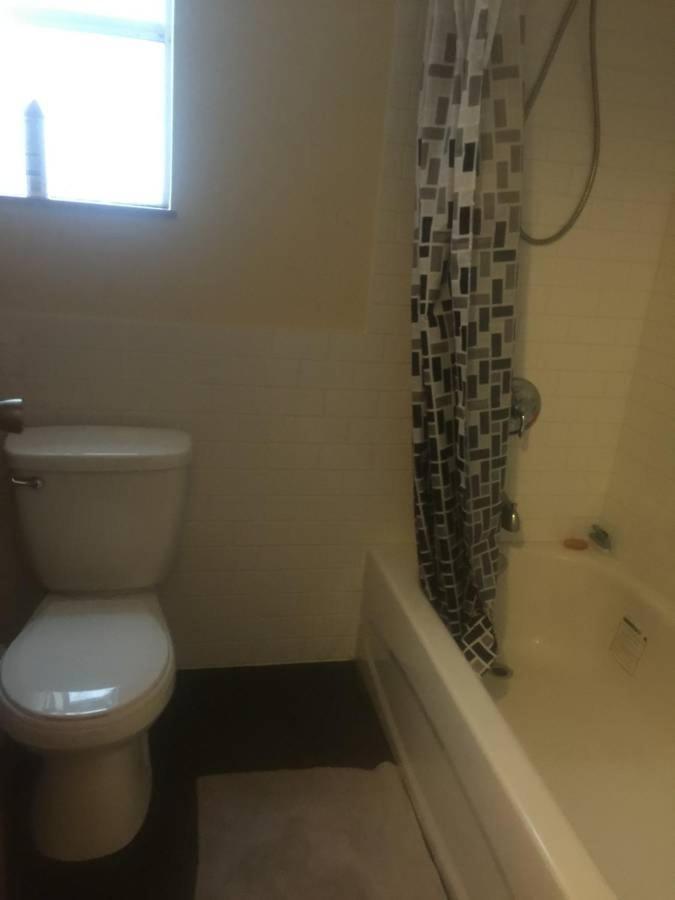 Quiet-Comfy 3 Bedroom Home On A Tree Lined Street In Kits فانكوفر المظهر الخارجي الصورة